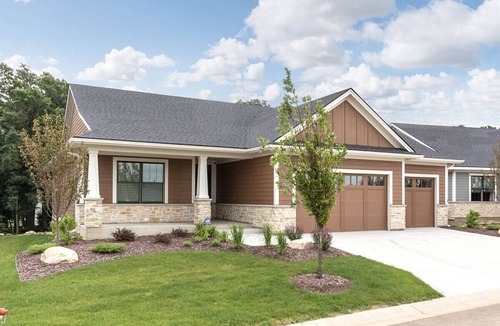 Rochester House | Luxury Furnished Villa Near Mayo Clinic!