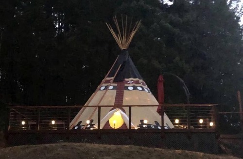 Wolf Creek Cabin | Luxury Glamping Tipi Retreat Near Rogue River, Oregon