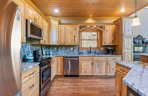 Deadwood Cabin | Luxury Gold Mine Cabin - 4 Mi to Deadwood Casinos