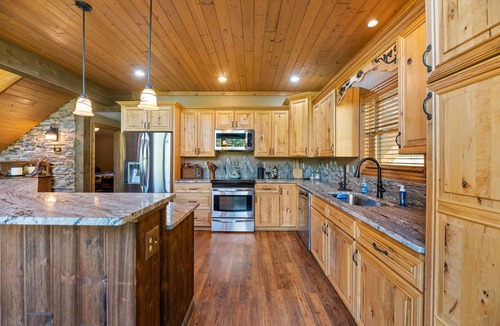 Deadwood Cabin | Luxury Gold Mine Cabin - 4 Mi to Deadwood Casinos