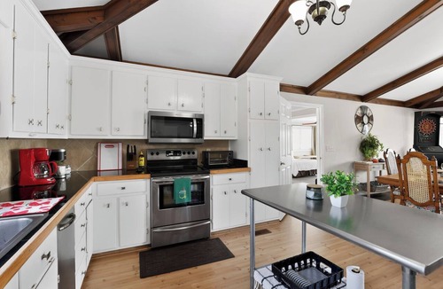 Industrial House | Luxury Riverfront Escape~Pool~BoatSlip~Kayaks~BBQ