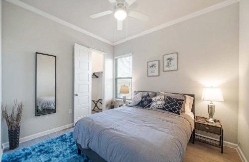 McNeil Apartment | Luxury Townhomes - Evonify Stays