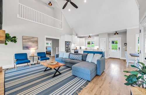Moneta House | Magnolia Cove, New Lakefront Luxury w/Covered Decks + Heated Salt Water Pool, Fire Pit & Dock!