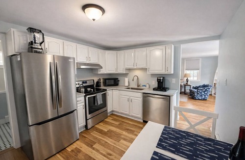 Yachting Village House | Magnolia Portside – Whole 4BR Home on Thames St