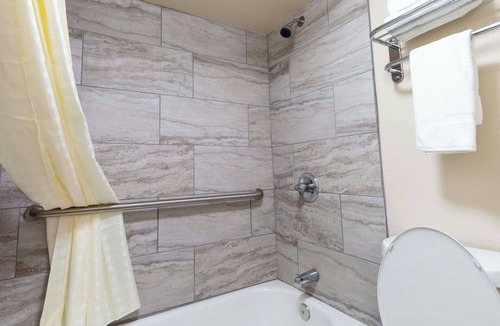 Irving Hotel | Magnuson Extended Stay and Suites Airport Hotel