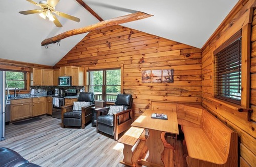 Union Hall Cabin | Main Channel Lots of Water. Comfy Cabin with stunning lake views, perfect for a serene escape at SML.