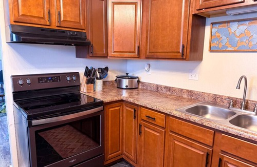 Spearfish Apartment | Main Level - King Beds - Patio - Laundry - Walk to downtown!