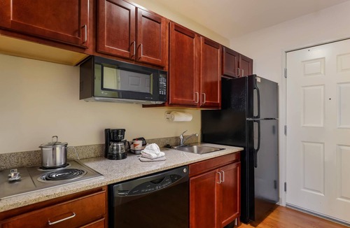 Fitchburg Hotel | MainStay Suites Fitchburg - Madison