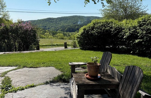 North Pomfret House | Maple Avenue Farm. Views, Farmhouse in Pomfret