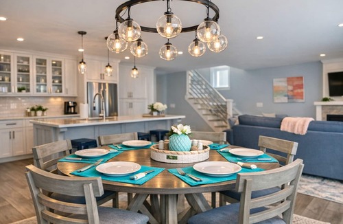 Easton's Point House | Mar Azul Walk to the Beach Enjoy Ocean Views Near Newport