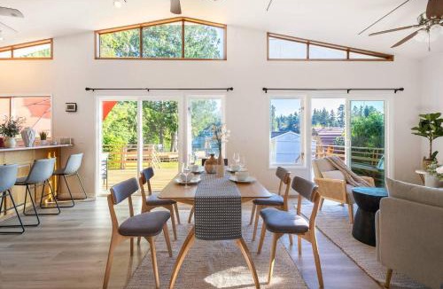 Maple Heights-Lake Desire House | # Marbella Lane - Nature Escape at Shady Lake