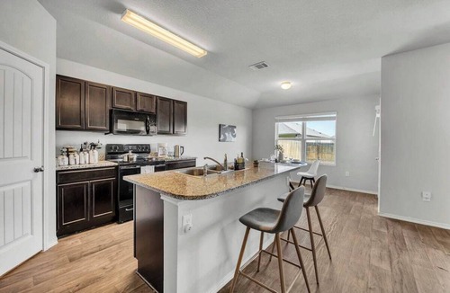 Austin Cottage | Marbella Lane - Polished 3BR Home in Austin TX