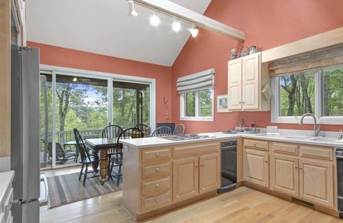 Highlands Falls Cabin | Marvelous Home in the Highly Desired Highlands Falls Country Club Community | Falls Drive Cottage