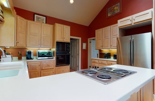 Highlands Falls Cabin | Marvelous Home in the Highly Desired Highlands Falls Country Club Community | Falls Drive Cottage