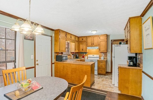 Church Street House | Massive 3 bedroom with fenced yard!