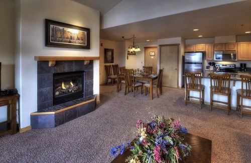 Four O'Clock Villa | Master Suite: Grand Timber Lodge @ Breckenridge CO