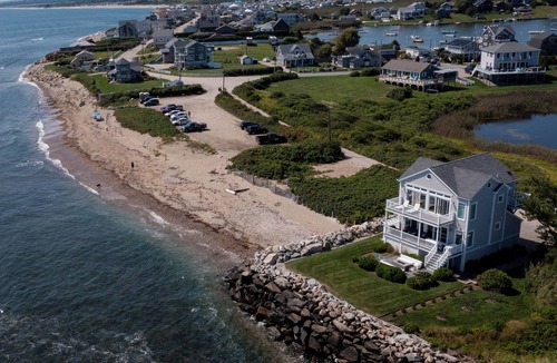 Matunuck House | Matunuck Beach Front 4 Bedroom, 3.5 Bathroom.