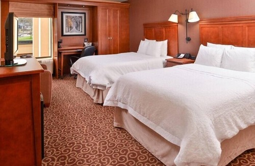 Ross Township Hotel | McKnight Hotel