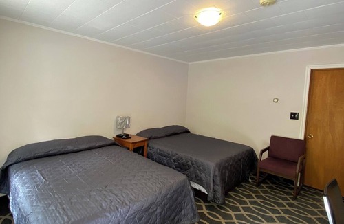 Mindemoya Hotel | Mindemoya Motel