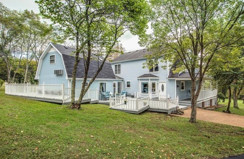 Thompson's Station Apartment | Mini Farmland Apartment with Free Range Chickens and a Beautiful Sunset