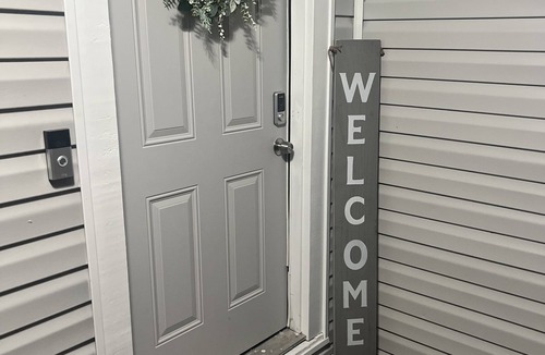Birmingham House | Minutes from Birmingham and Hoover! Enjoy with Family for Fun & Fellowship