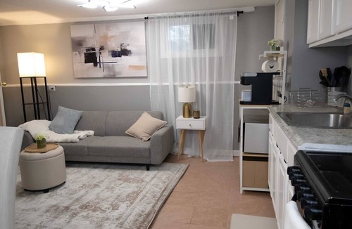 Queens Apartment | Modern 1 BR suite w/private entrance , Quiet, comfortable, Long stays welcome