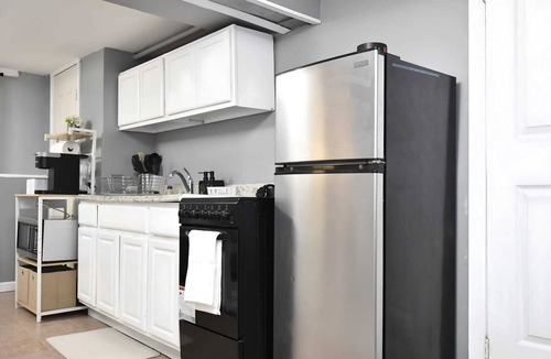 Queens Apartment | Modern 1 BR suite w/private entrance , Quiet, comfortable, Long stays welcome
