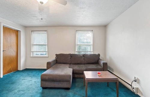 Edray Apartment | Modern 1BR Marlinton | Near Trails & Snowshoe Skiing