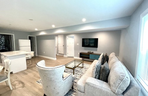 Seabrook Apartment | Modern 2 bedrooms house in prime location