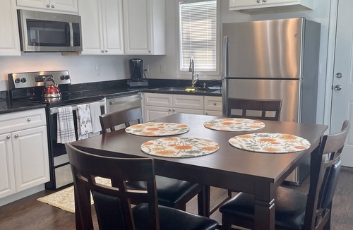 Pendleton House | Modern 2BR Getaway: Walk to Chowan University & Local Eats!