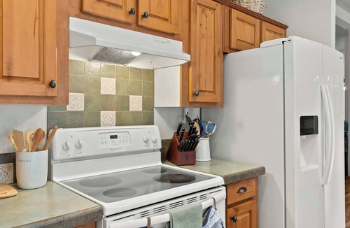 Deschutes River Woods House | Modern Bend Home with Firepit and Disc Golf