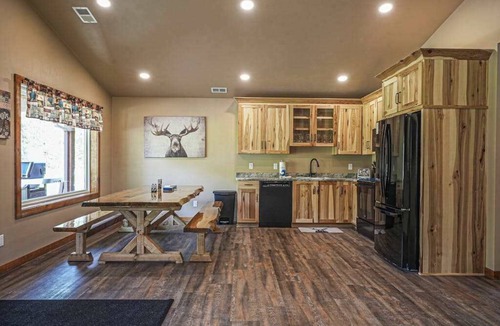 Conover House | Modern dog-friendly cabin with hot tub, gas fireplace, patio, grill, & washer/dr