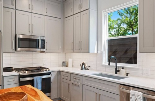 Austin House | Modern Family Comfort | 2BR/2.5BA Sleeps 6