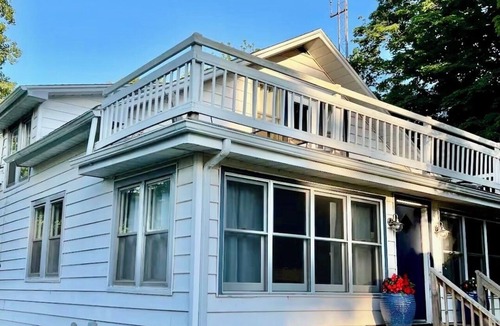 Riverside House | Modern Farmhouse, Sleeps 8, North of St. Joseph