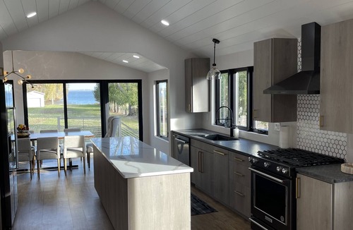 Black Wolf Cottage | Modern Lake house on Lake winnebago