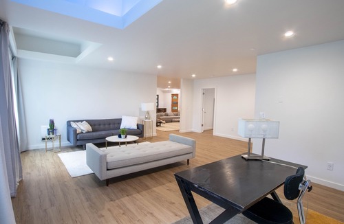 Kirkland Apartment | Modern Living in Kirkland