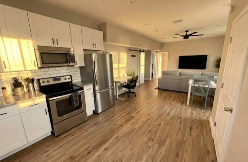 Wilmington Apartment | Modern Loft with Skyline Views - King & Queen Beds, Close to Downtown!
