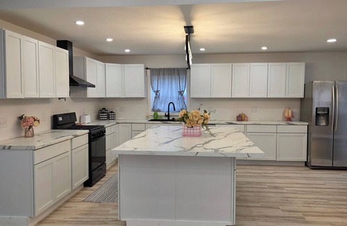 Ventura House | Modern & open 3-bedroom house with 3 stall garage in a perfect location.