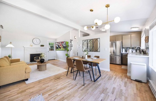Shoreline Condo | Modern Single-Level 2BR | Easy Access & Office