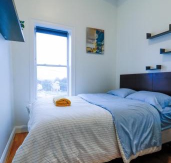 Roxbury Apartment | Modern & Spacious 4-Bedroom Apartment in Roxbury