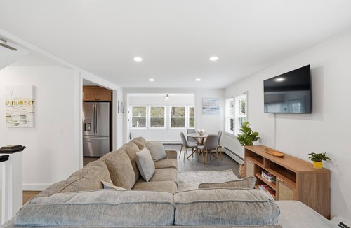 Warren House | Modern Touisset Escape | 3BR with Enclosed Porch