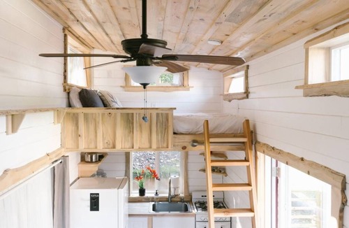 Des Moines House | Modern Urban Tiny House w/2BR near Airport and Transportation-Private Setting