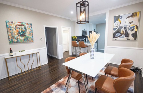 Cherry Street House | Modernized Cherry St. Historic Gem – Quiet Cul-De-Sac Home