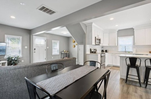 Buckroe Beach House | Monthly pet-friendly, <5 min walk to beach
