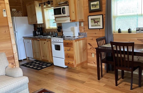 Tryon Cabin | Moore Road Cabin 2 Pet Friendly Equestrian Haven