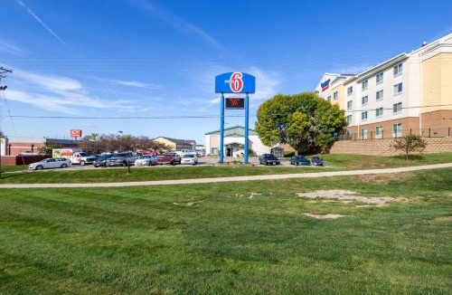 Southwest Area Hotel | Motel 6-Cedar Rapids, IA - Airport