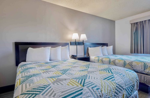 Stuart Hotel | Motel 6 Stuart, IA