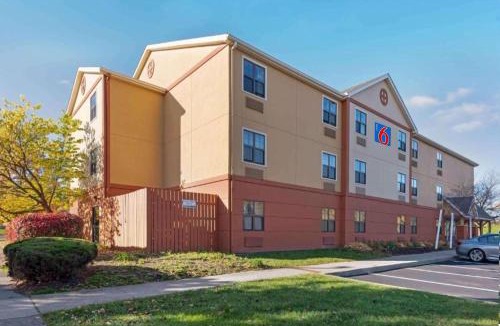 Rochester Hotel | Motel 6 Suites Rochester Henrietta, NY