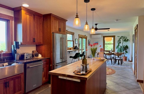 East Calais House | Mountain Glow Meadow: Serene Dark Sky Retreat