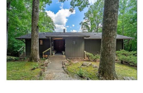 Otto House | Mountain Retreat Fire Pit Hiking Trails BBQ